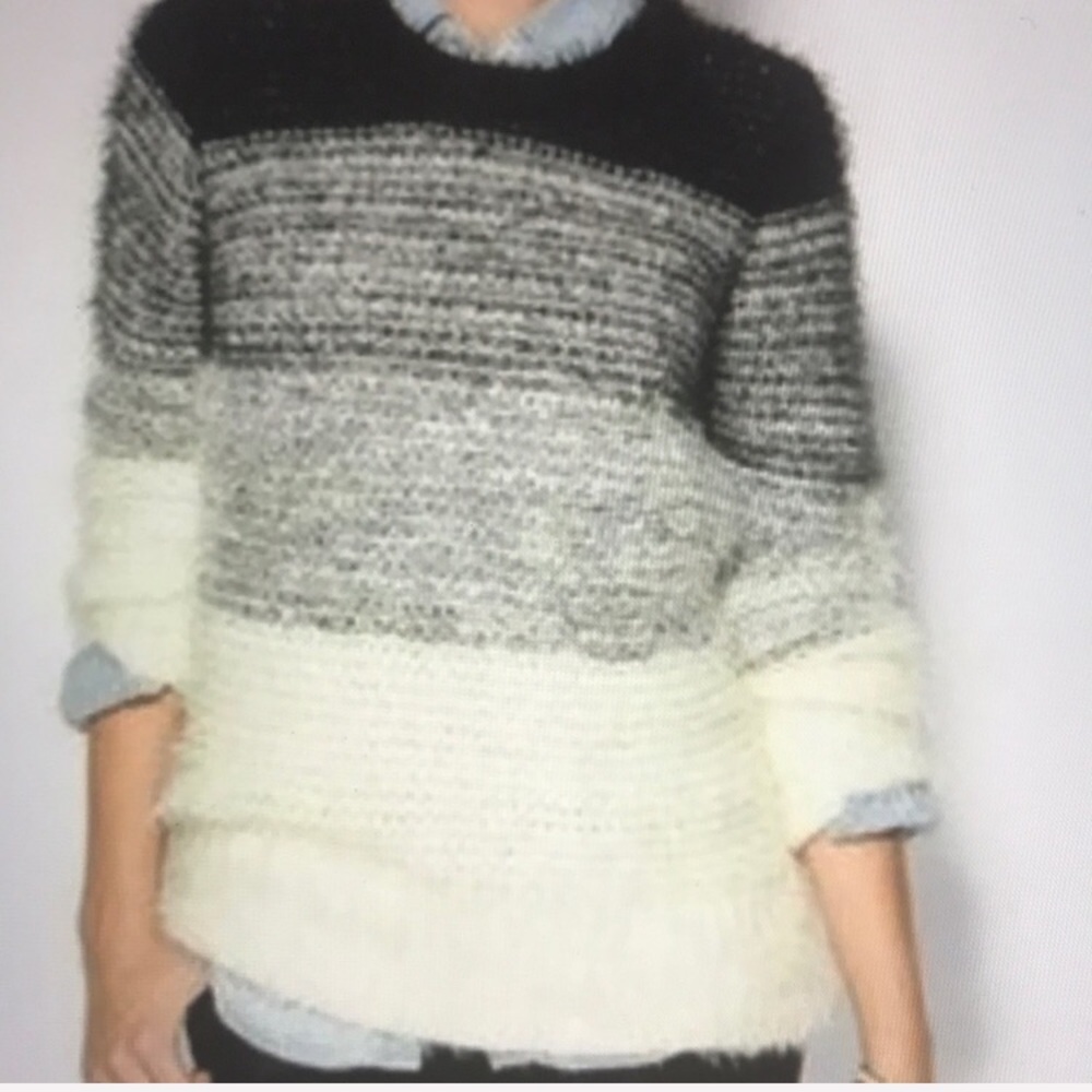 💕NWT💕 PIPERLIME BLACK AND CREAM OMBRÉ SWEATER